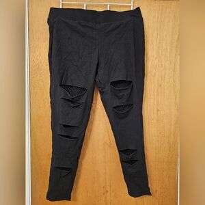 Torrid Sz 2 Ripped Fishnet Leggings